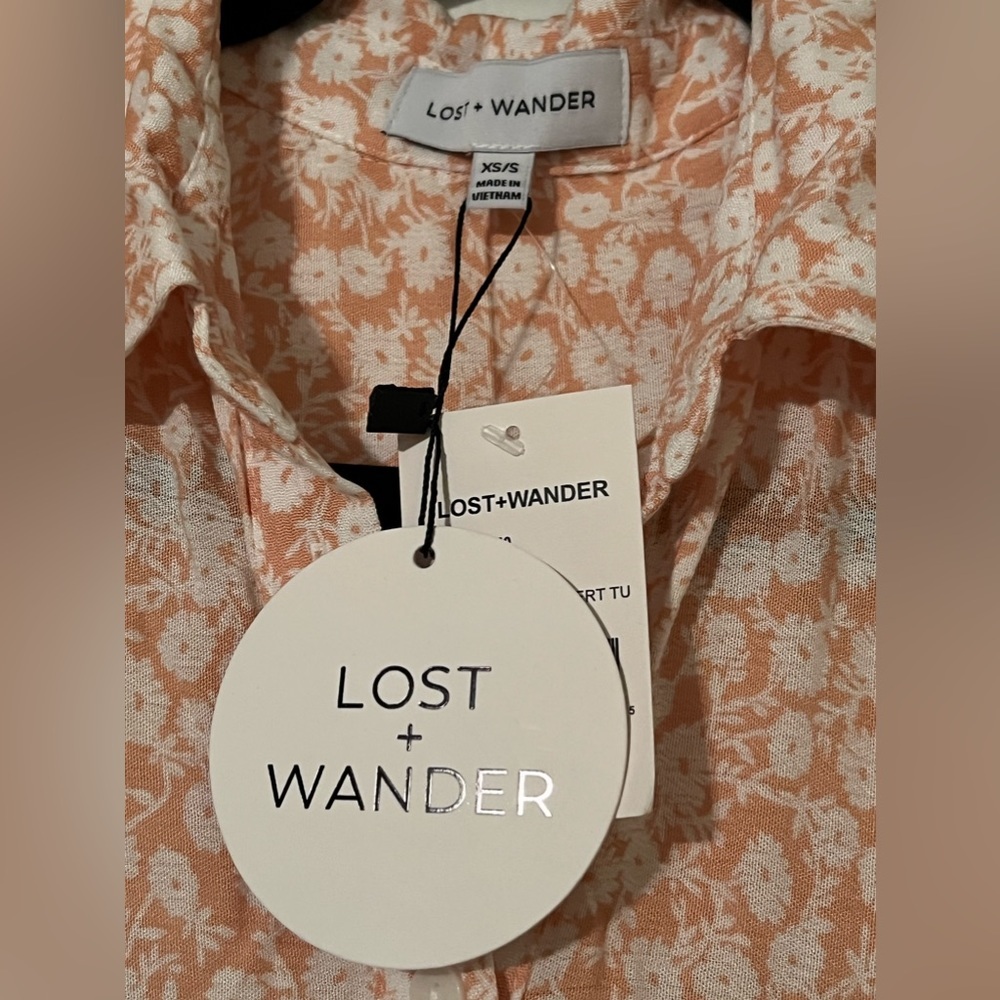 NWT XS/S Lost + Wander pink and white button top - Picture 2 of 3